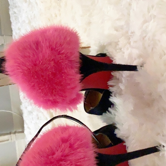 VINTAGE Christian Louboutin - Crazy Fur Suede/Mink - Picture 5 of 14